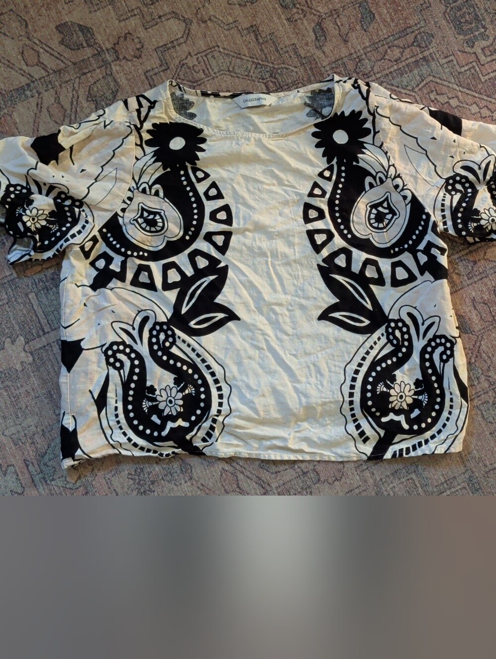 Black & White Floral Paisley Short Sleeve Blouse